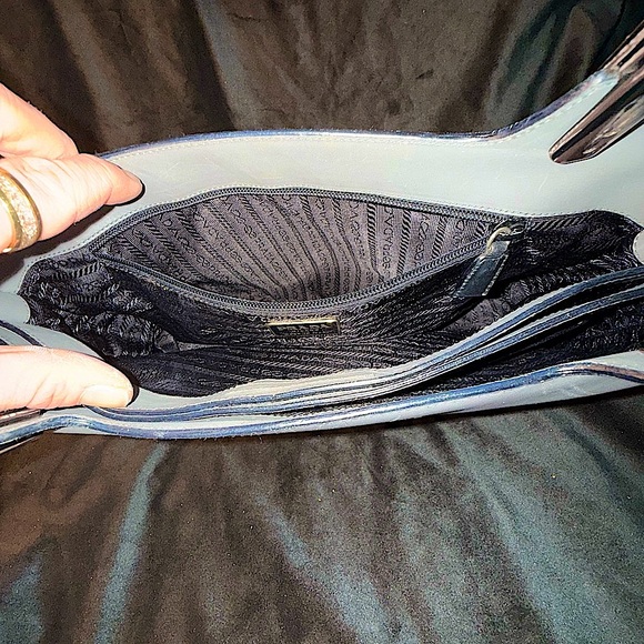 Grey vintage Prada acrylic handles. - Picture 5 of 10